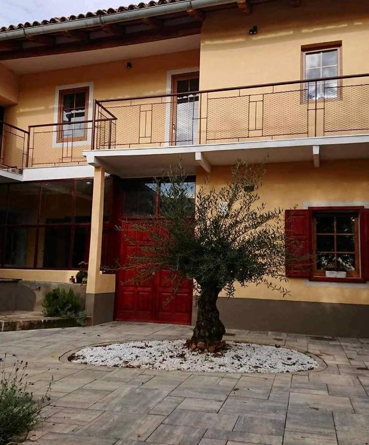 Apartment Kraska Nisa Komen